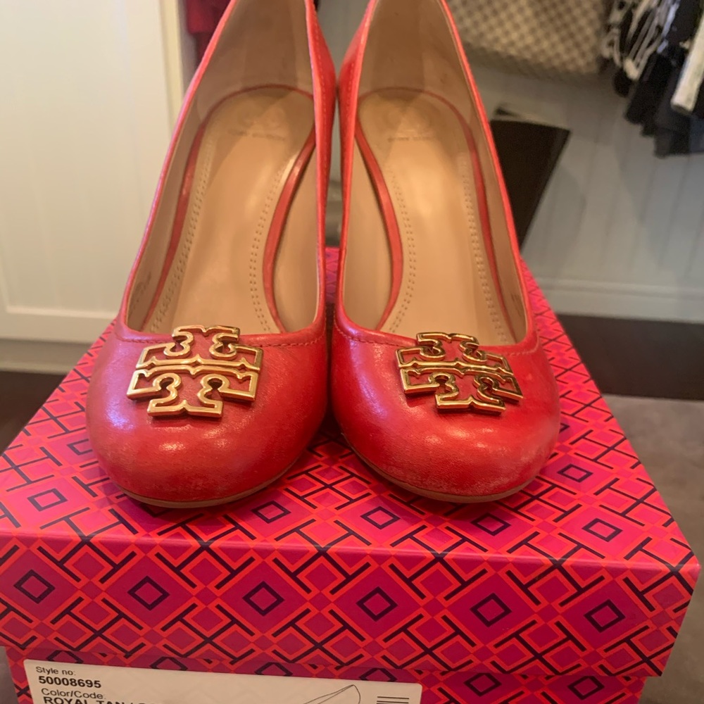Tory Burch Sally Wedges size 10